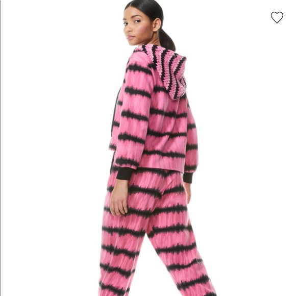 🎉 Alice + Olivia MARYJANE CROCHET TIE DYE HOODIE - Picture 4 of 5